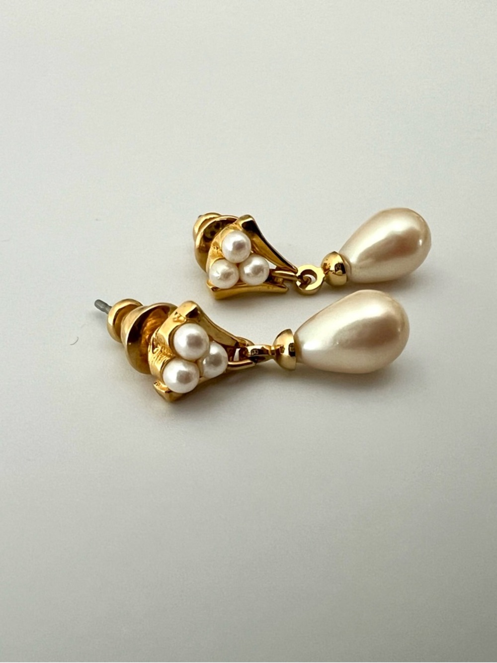 SOLD VTG Trifari Gold Tone Faux Pearl Drop Earrings Petite Dangle Bridal Classic